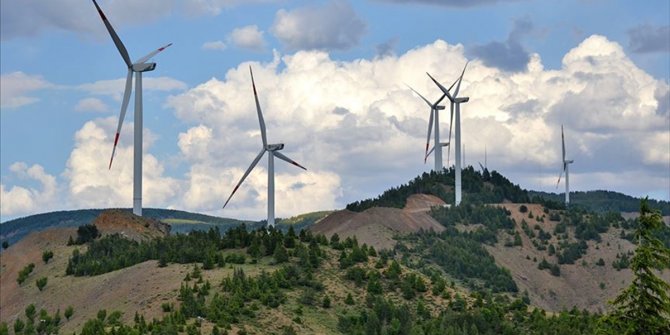 Rüzgar enerjisinde önlisans başvuruları ertelendi