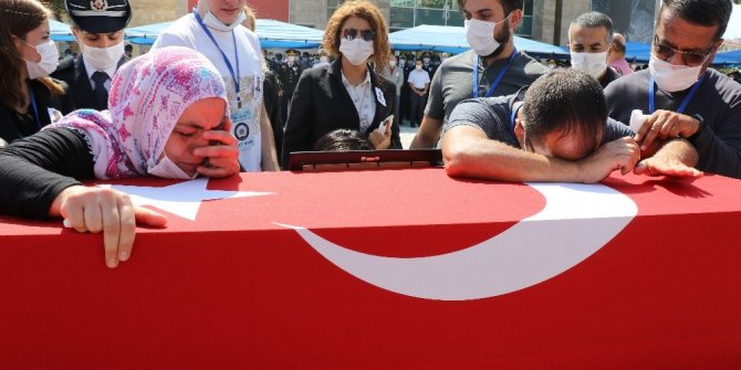 Trafik kazasında şehit düşen polis gözyaşları arasında Konya'ya uğurlandı