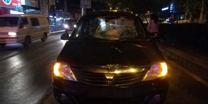 İzmir’de otomobilin çarptığı kişi ağır yaralandı