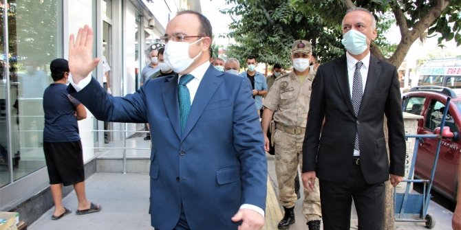 Vali, engelli şahsın tüm maskelerini satın aldı, ilgilenilmesi için talimat verdi
