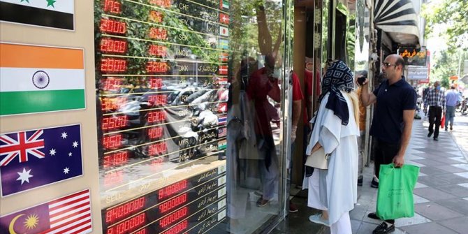 İran'da döviz tarihi rekor kırdı