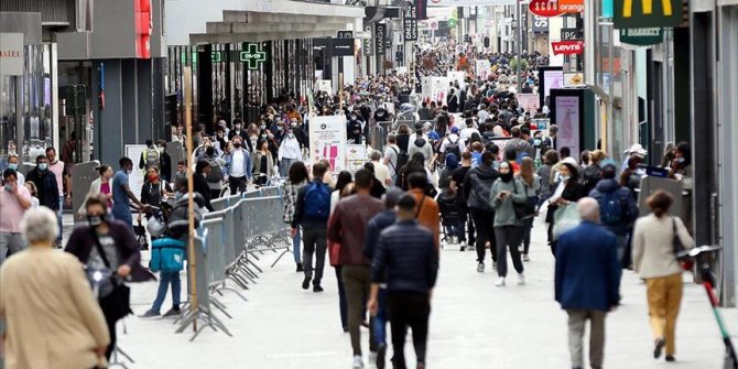 Belçika'da Kovid-19 tedbirleri artan vakalara rağmen esnetiliyor