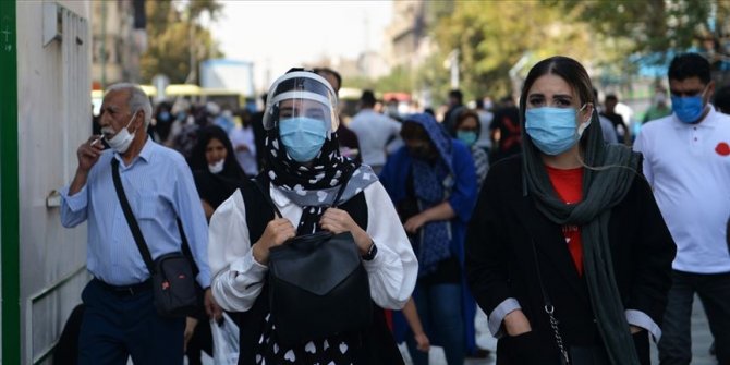 İran'da son 24 saatte 207 kişi Kovid-19'dan hayatını kaybetti