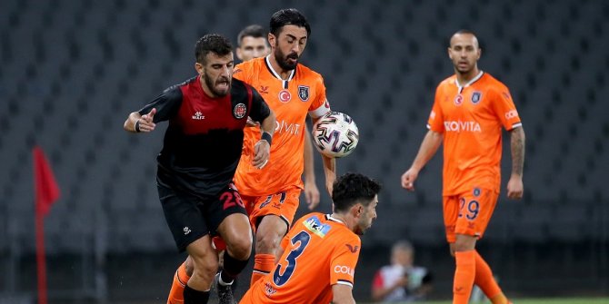Başakşehir galibiyeti ve golü unuttu