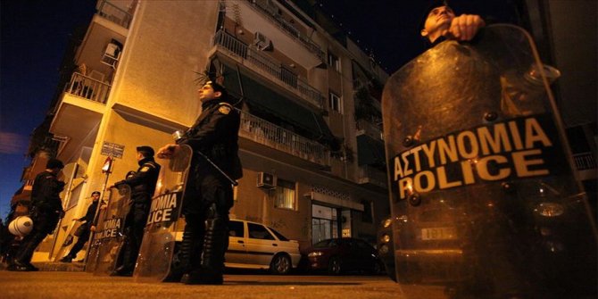 Yunanistan'da terör örgütü DHKP-C yanlıları polisle çatıştı! Gözaltılar var