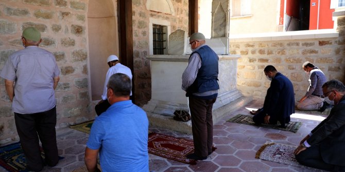 Edirne'de son cemaat yerinde şehit kabri bulunan tarihi cami restore edildi