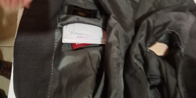 Para dolu ceketi sahibine ulaştırdı