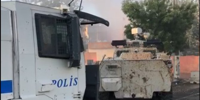 Diyarbakır'da evde çıkan yangın, TOMA ve zırhlı araçla söndürüldü