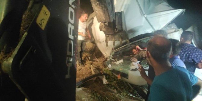 Bursa’da kamyonet şarampole yuvarlandı: 2 yaralı