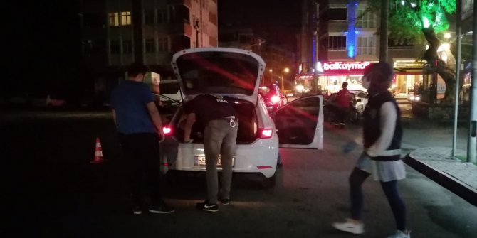 Samsun'da 250 polisle 'şok uygulama' 4 kişi yakalandı