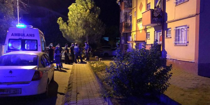 63 yaşındaki emekli öğretmen evinde ölü bulundu
