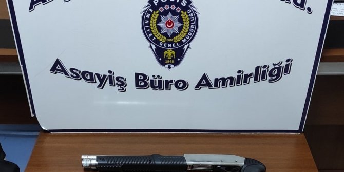 Durdurulan şüpheli araçtan pompalı tüfek ele geçirildi