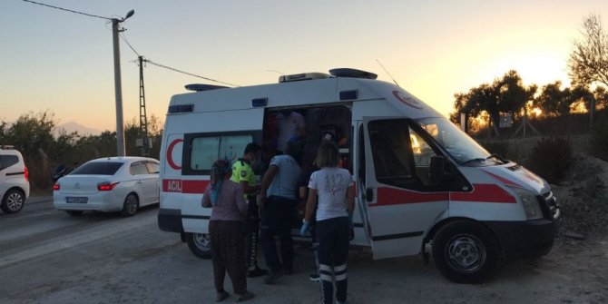 Kuşadası’nda iki otomobil kafa kafaya çarpıştı, 2 yaralı