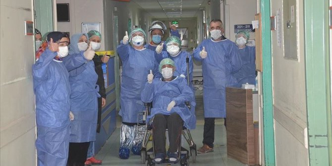 Dünyada Kovid-19'dan iyileşenlerin sayısı 25 milyonu geçti