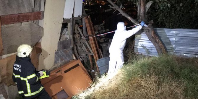 Karantina altında olan binanın temelinde 'toprak' kayması