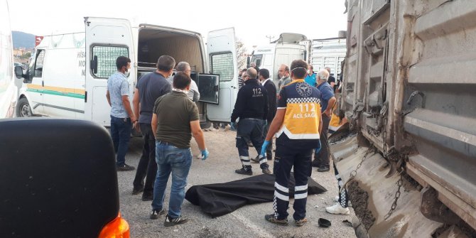 Kamyona çarpan motosiklet sürücüsü hayatını kaybetti