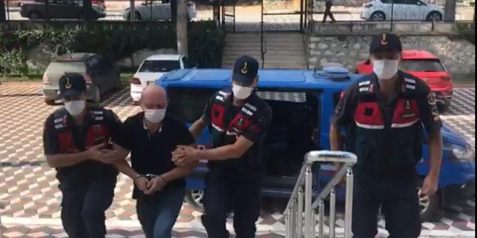 Bilecik'te, pazarda uyuşturucu satan şüpheli suçüstü yakalandı