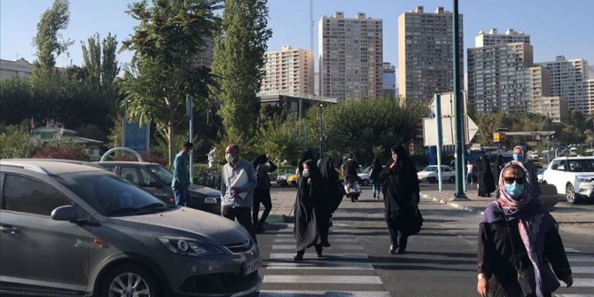 İran'da son 24 saatte Kovid-19'dan 211 kişi hayatını kaybetti
