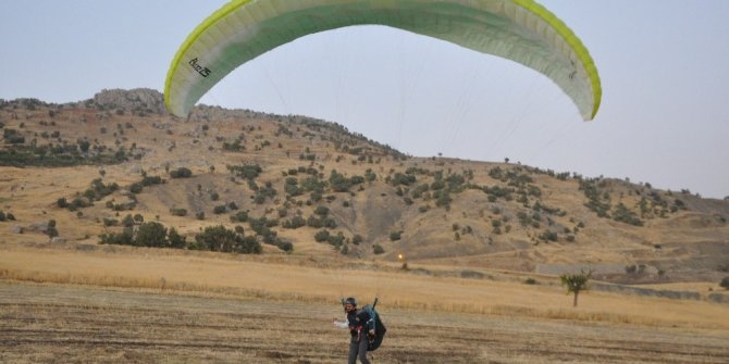 Şırnak’ta Türkiye Yamaç Paraşütü Hedef Şampiyonası Finali