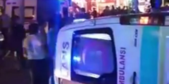 Yaralı taşıyan ambulans kamyonla çarpıstı: 6 yaralı