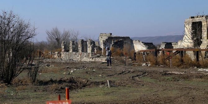 Haut-Karabagh: Malgré la trêve, les forces arméniennes poursuivent leurs attaques contre des civils