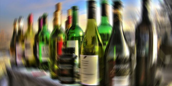 Hindistan’da sahte içki tüketimi nedeniyle en az 21 kişi öldü