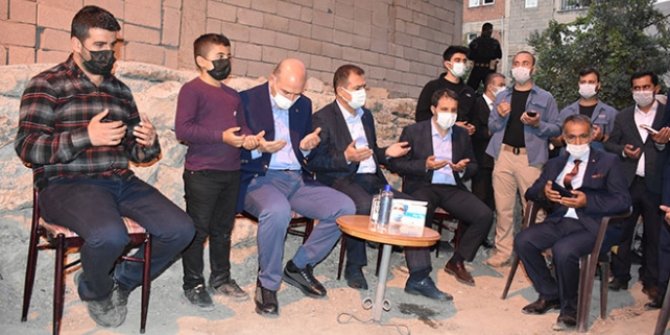 Bakan Soylu'dan teröristlerin katlettiği vatandaşların ailelerine ziyaret