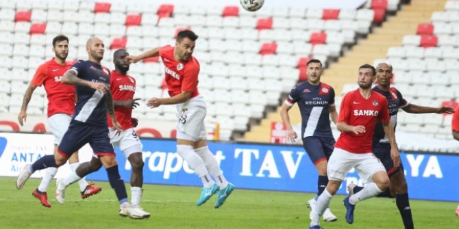 Antalyaspor - Gaziantep FK maçında 2 gol, 4 kırmızı kart