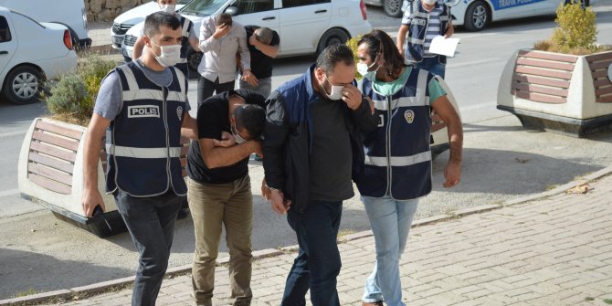 Osmanlı altını sandı, kuyumcuya gidince dolandırıldığını anladı
