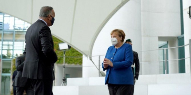 Merkel: DEAŞ, tehdit olmaya devam ediyor