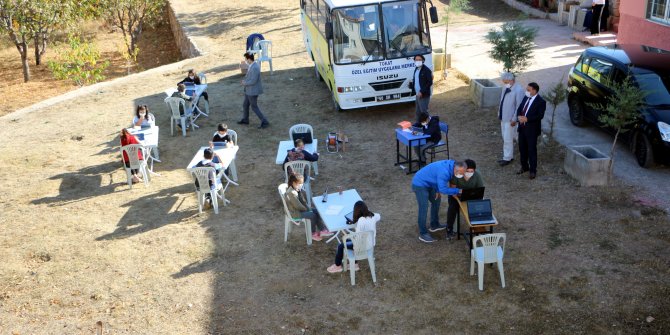 Tokat'ta, EBA mobil destek aracı köy yollarında