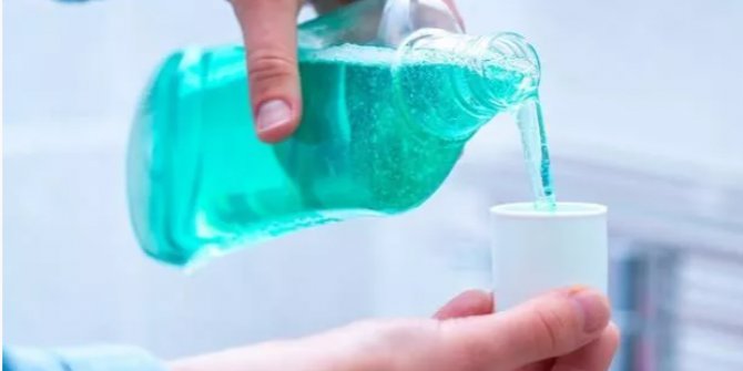 Ağız gargarası ve burun banyosu koronavirüsleri 30 saniyede öldürdü
