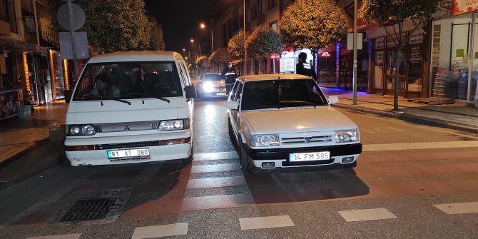 Polis kontrolünü görünce otomobilini bırakıp kaçtı