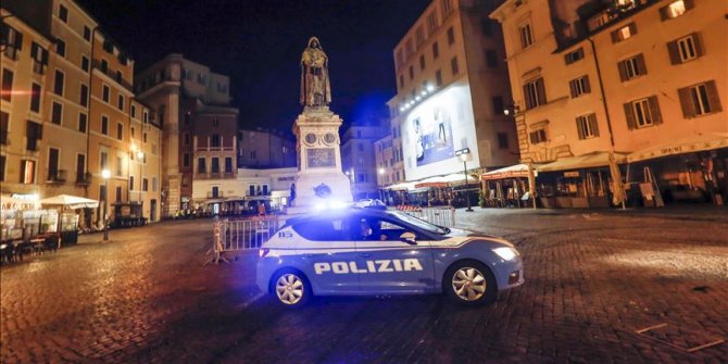 Protestors take streets in Naples over imposed curfew