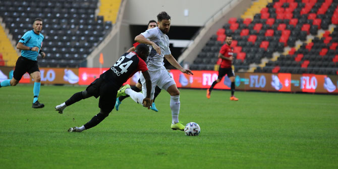 Gaziantep FK: 0 - İ.H. Konyaspor: 0 | İlk yarı sonucu