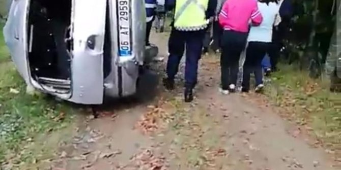 El frenini çekmeyi unuttu, şarampole yuvarlanan otomobildeki annesi öldü