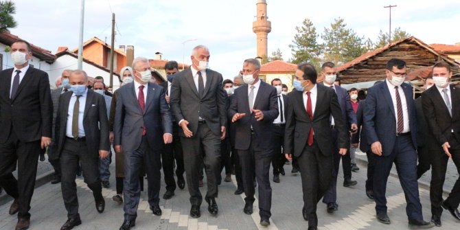 Bakan Ersoy'dan 'Karaelmas Ekspresi' müjdesi