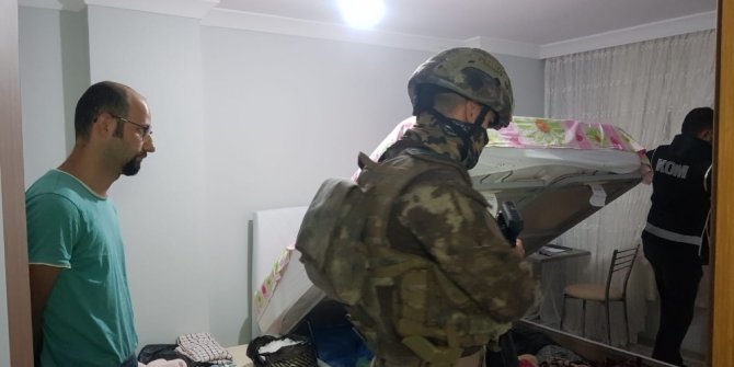 Hücre evlerine şafak operasyonu