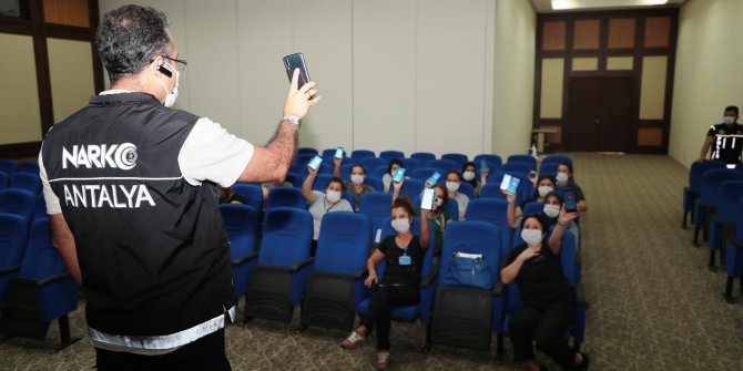 'En iyi narkotik polisi anne'lere eğitim