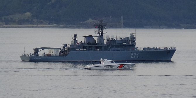 Romanya savaş gemisi, Çanakkale Boğazı'ndan geçti