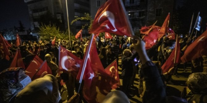 STK'lardan Fransa'ya büyükelçilik önünde kınama