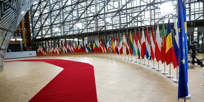 AB liderleri Kovid-19 gündemiyle toplandı