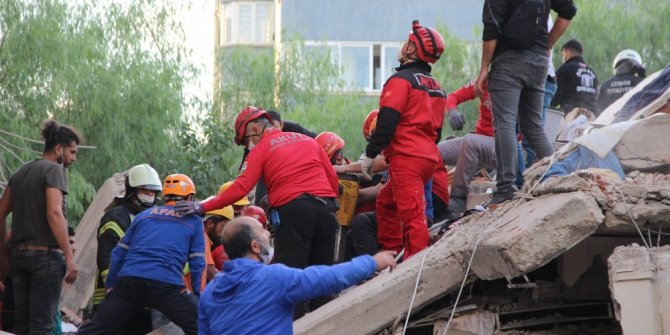 İzmir’deki enkazdan bir kişi daha kurtarıldı