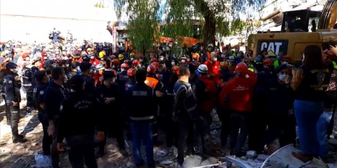 23 sonra enkazdan yaralı olarak çıkarıldılar