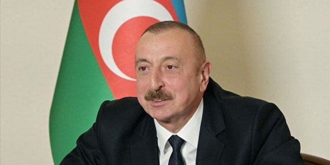 Azerbaijani president visits wounded soldiers