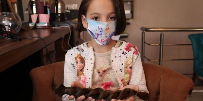 Turkey: 11-year-old donates hair to cancer patients