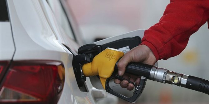 Benzinin ardından bir zam da motorine geldi
