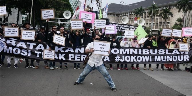 Jokowi jelaskan Omnibus Law UU Cipta Kerja di KTT APEC
