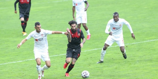 Karagümrük 1 puanı 86'da kurtardı