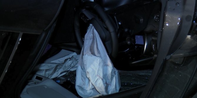 Kısıtlamada paket servise çıkan otomobil takla attı: 3 yaralı